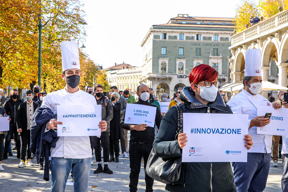 bergamo-protesta-ristoratori-foto-devid-rotasperti (16)