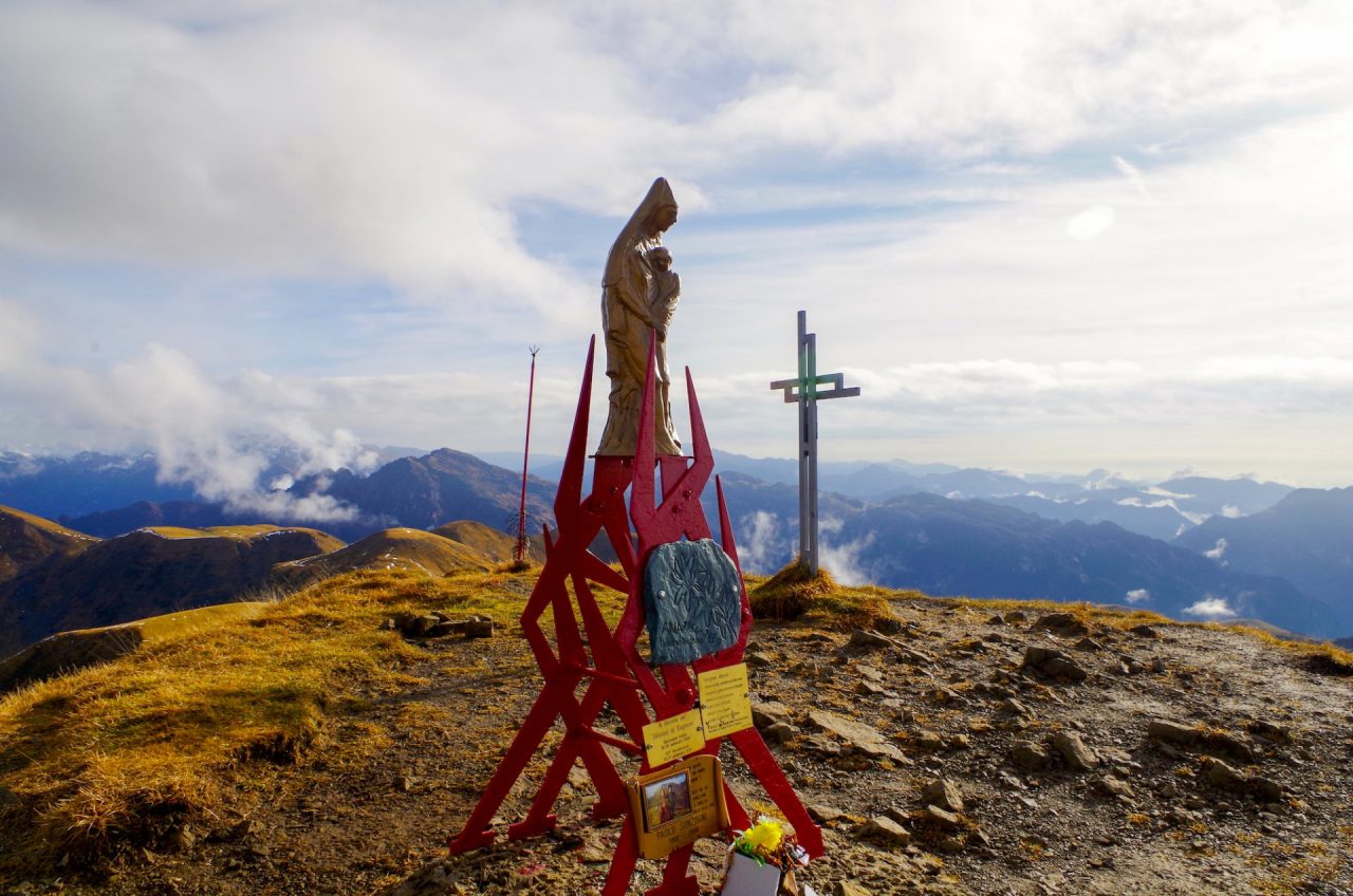 In cammino nella bellissima e poetica Val Taleggio, la piccola Svizzera bergamasca