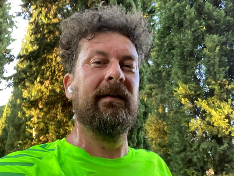 Tra dimagrire e divertirsi c’è di mezzo la corsa: la parabola di Luca