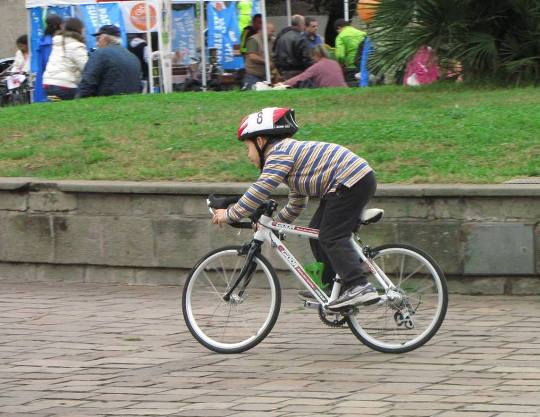 Ruba passeggini e biciclette da bambino: ladro beccato e refurtiva restituita