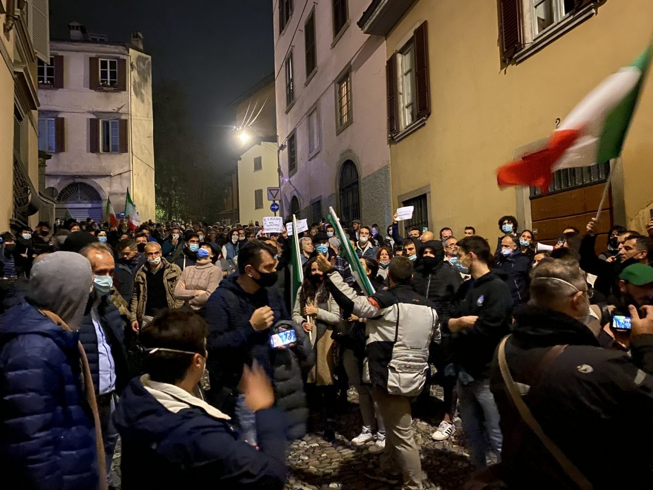 Le scintille tra Pd e Lega e le accuse (a vicenda) di strumentalizzare il malcontento