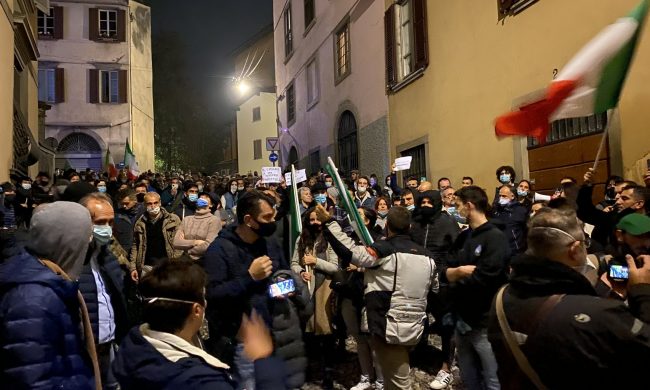Tutto il Consiglio comunale prende le distanze dalla protesta sotto casa del sindaco Gori