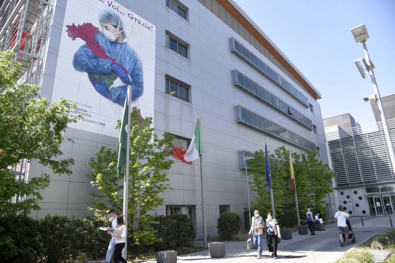 I supereroi acrobatici di Abio fanno visita ai piccoli pazienti dell’ospedale Papa Giovanni