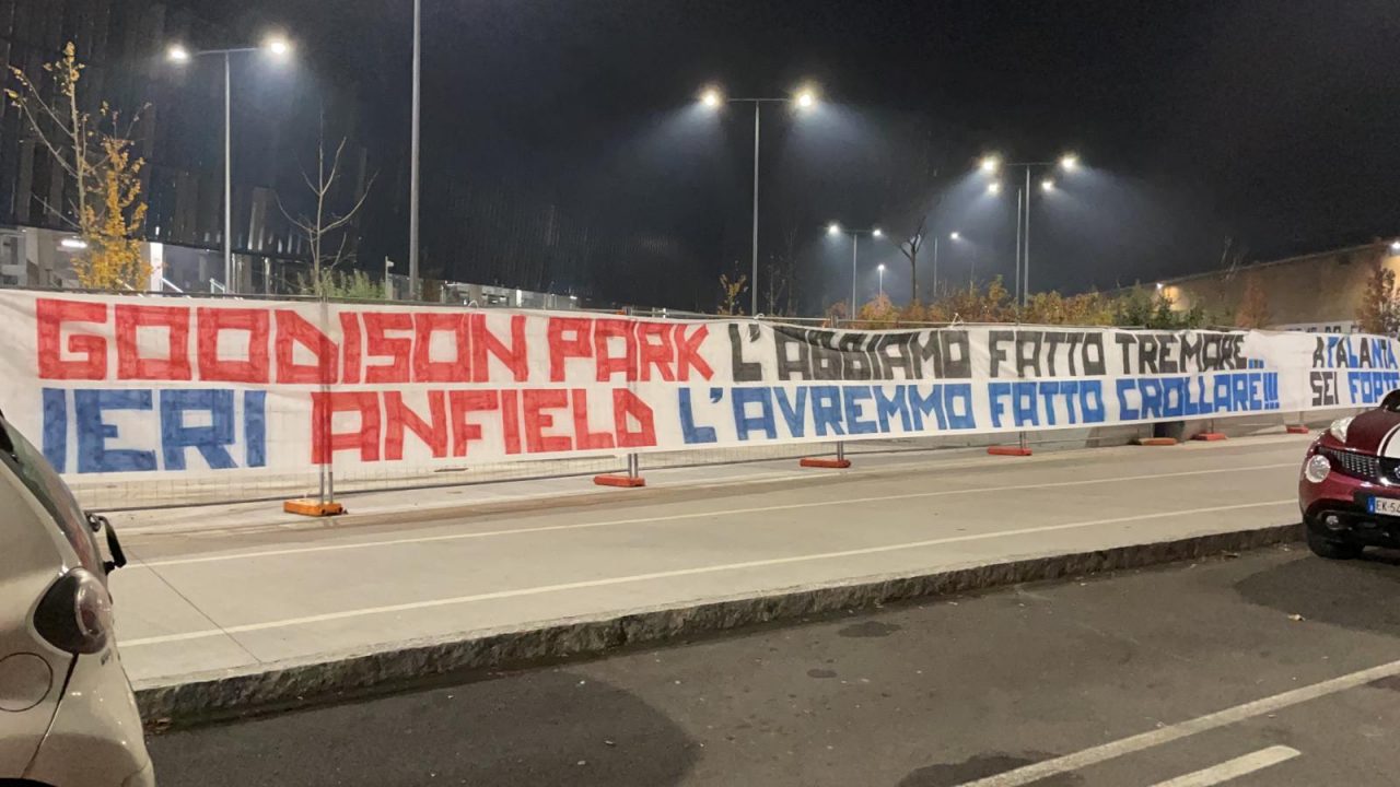 Due stadi, due vittorie e uno striscione della Curva: «Atalanta sei forte!»