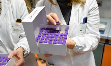 In arrivo in Lombardia oltre 94 mila vaccini anti-Covid, dal 31 via alla somministrazione