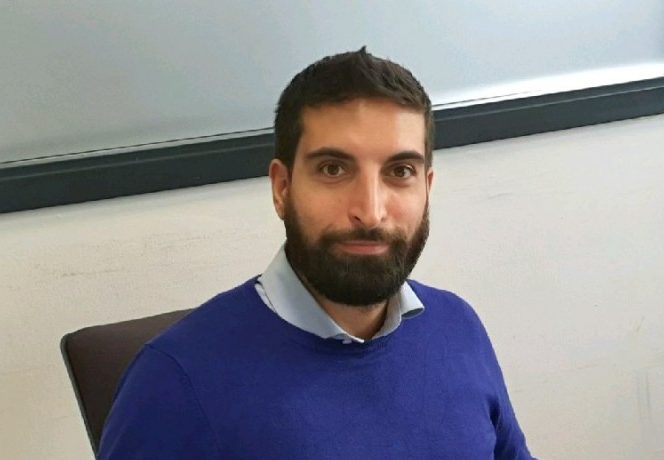 Si schianta contro un Tir con il furgone del lavoro, muore 32enne di Mapello