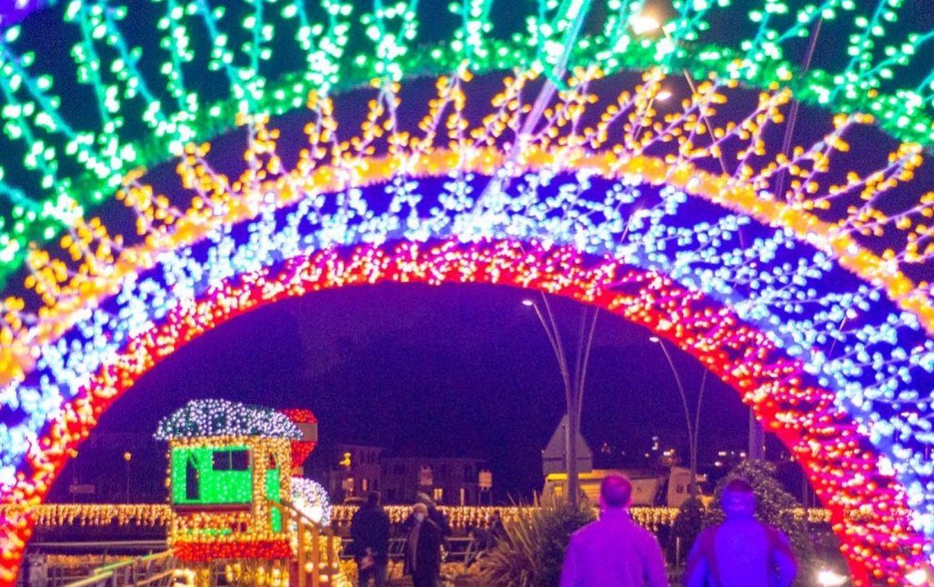 Il Natale magico di Sarnico: centomila lampadine sul Lago d’Iseo