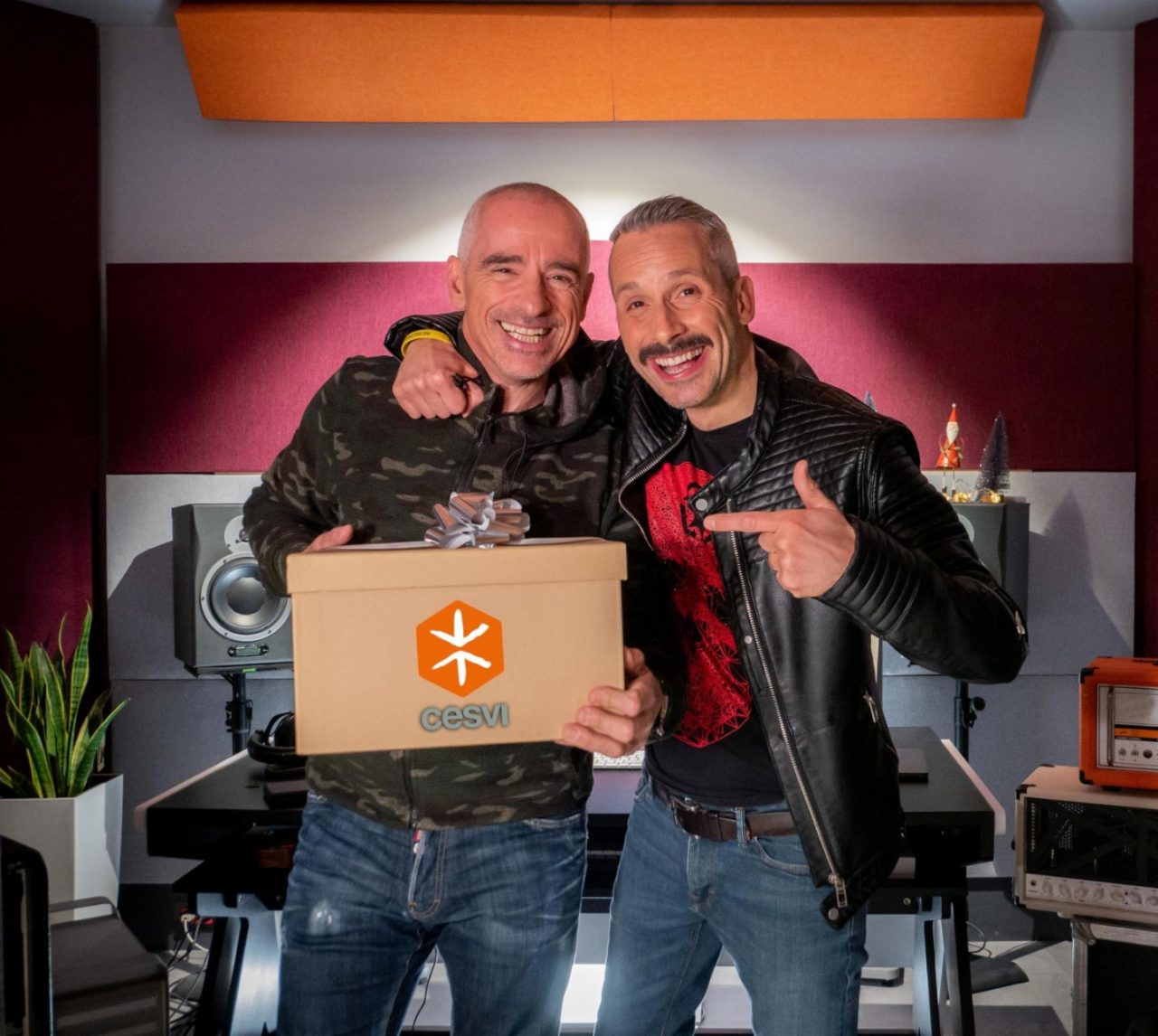 Eros Ramazzotti e Vava77 insieme in un video per i regali solidali di Cesvi