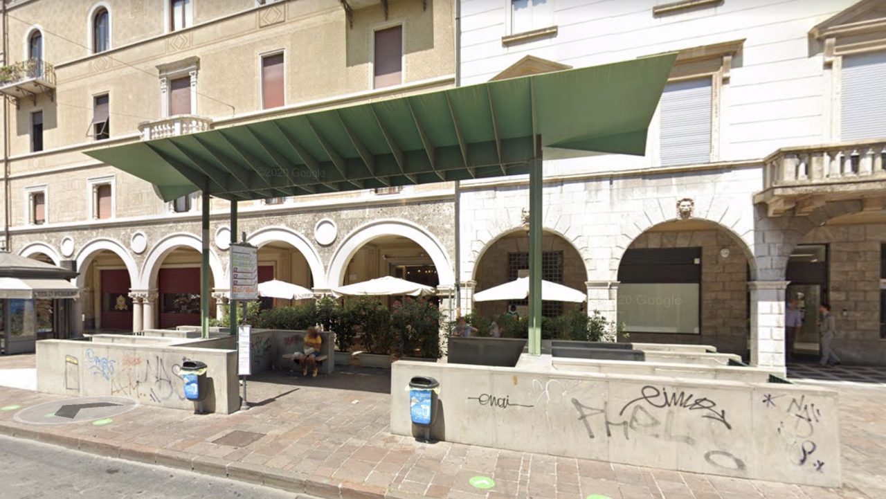 Via Zambonate: la pensilina degli autobus lascerà spazio a una piazzetta