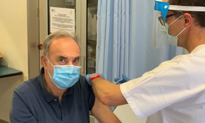 Giuseppe Remuzzi non ha dubbi: «Ci serve il vaccino russo»