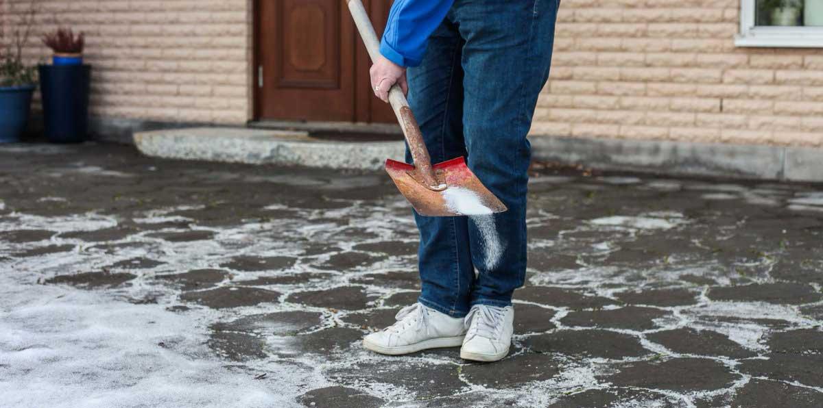 Possibili nevicate, Palazzo Frizzoni già al lavoro per spargere il sale sulle strade