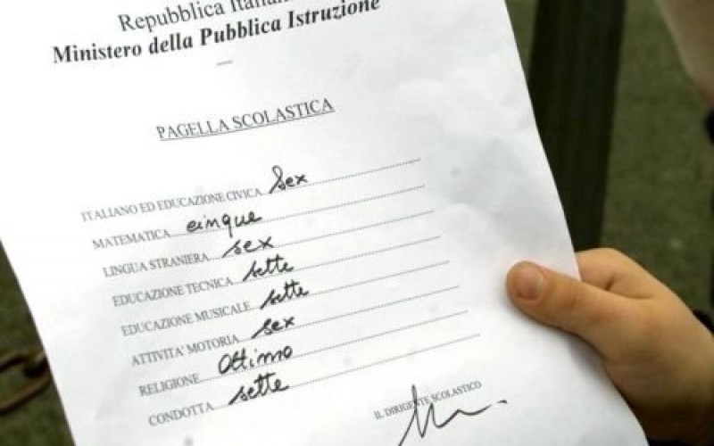 Via i “freddi” voti numerici, in pagella alle scuole elementari tornano i giudizi