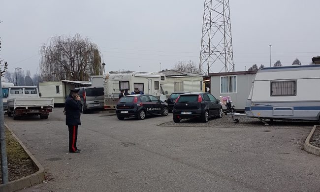 Divieto d’accesso a chi ha precedenti penali: fa discutere il nuovo regolamento sul campo nomadi