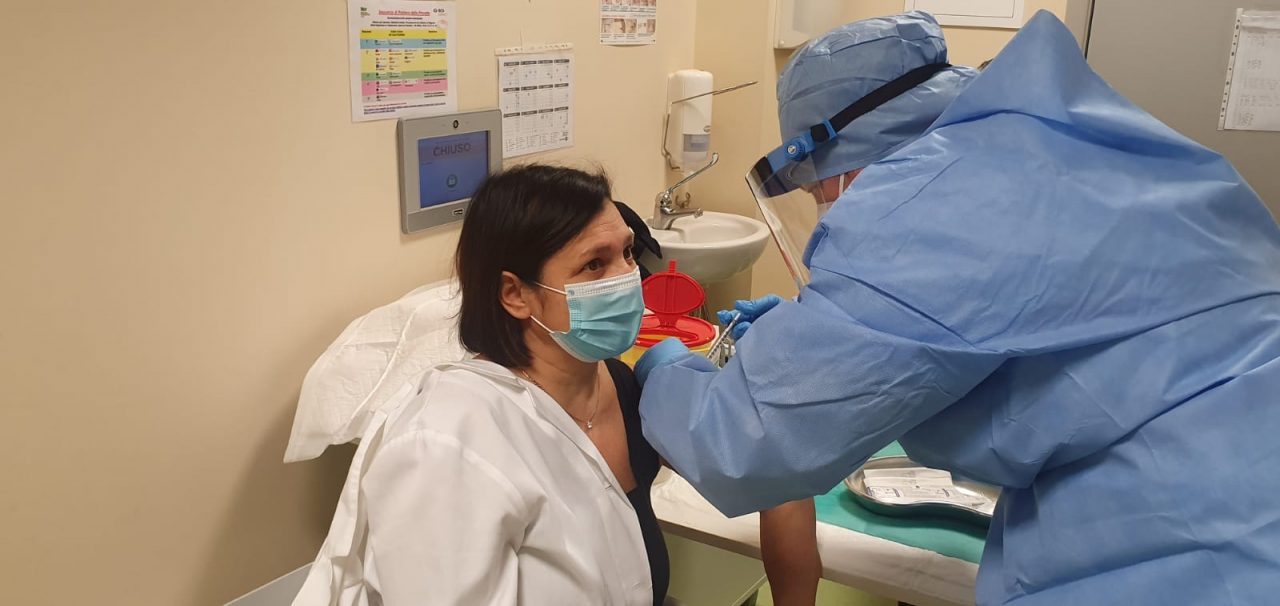 L’appello dei medici a… medici e Regione: «Vaccinatevi, la campagna proceda veloce»