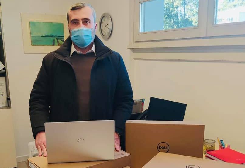 Al Comune di Dalmine 5 notebook in regalo per la didattica a distanza degli alunni in difficoltà