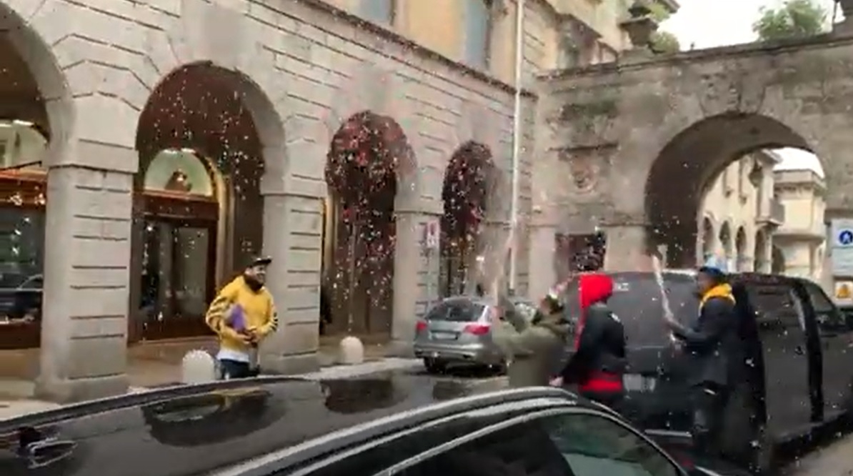 Il video della sorpresa di compleanno di Zapata e Gollini a Palomino (che compie 31 anni)