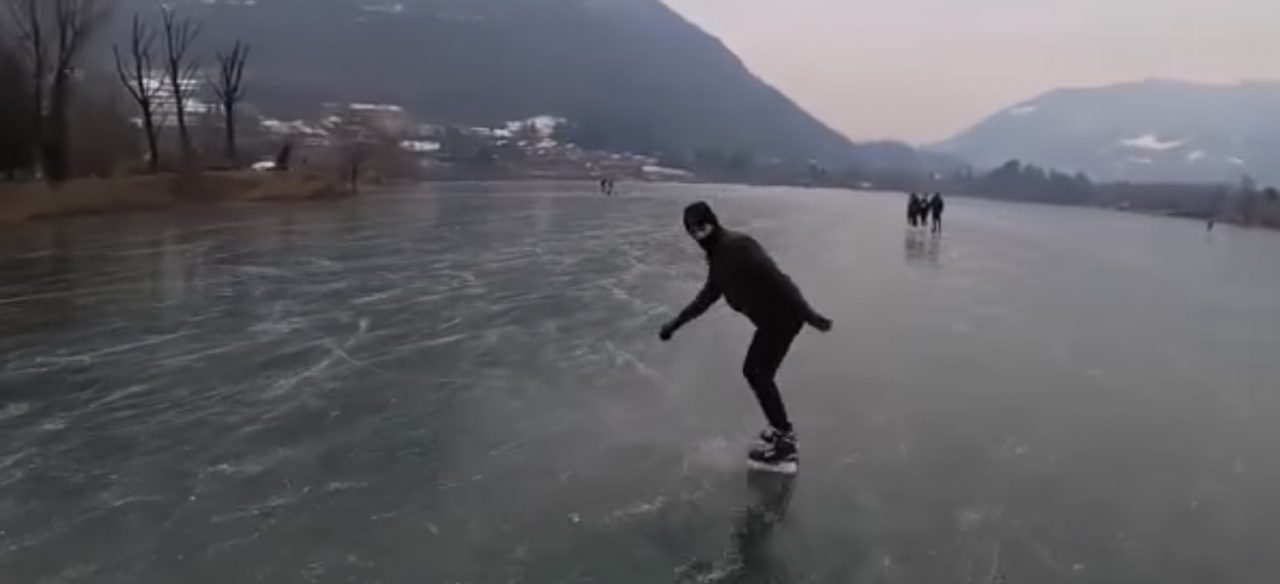 Lo spettacolo del lago di Endine ghiacciato nelle riprese aeree di Masterdrone