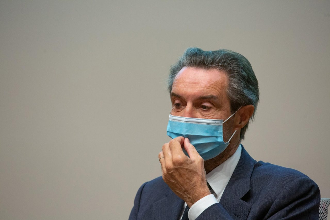 Pasticcio sui dati, Fontana attacca: «Ci stanno calunniando». Protesta delle opposizioni