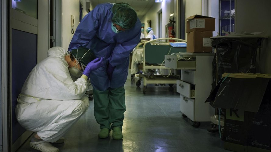 Dopo il Covid il 20% dei medici lombardi è in burnout, il 30% soffre di ansia e depressione