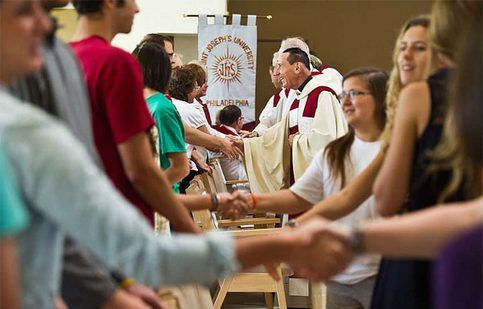 Ecco come cambia il gesto della pace nella Messa