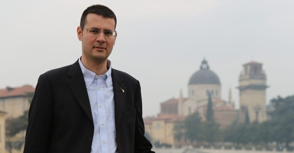 Disse di Mattarella: questo presidente mi fa schifo. Deputato leghista assolto