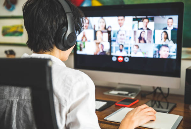 Riunione virtuale dei sindacati bergamaschi interrotta da hacker con bestemmie e insulti