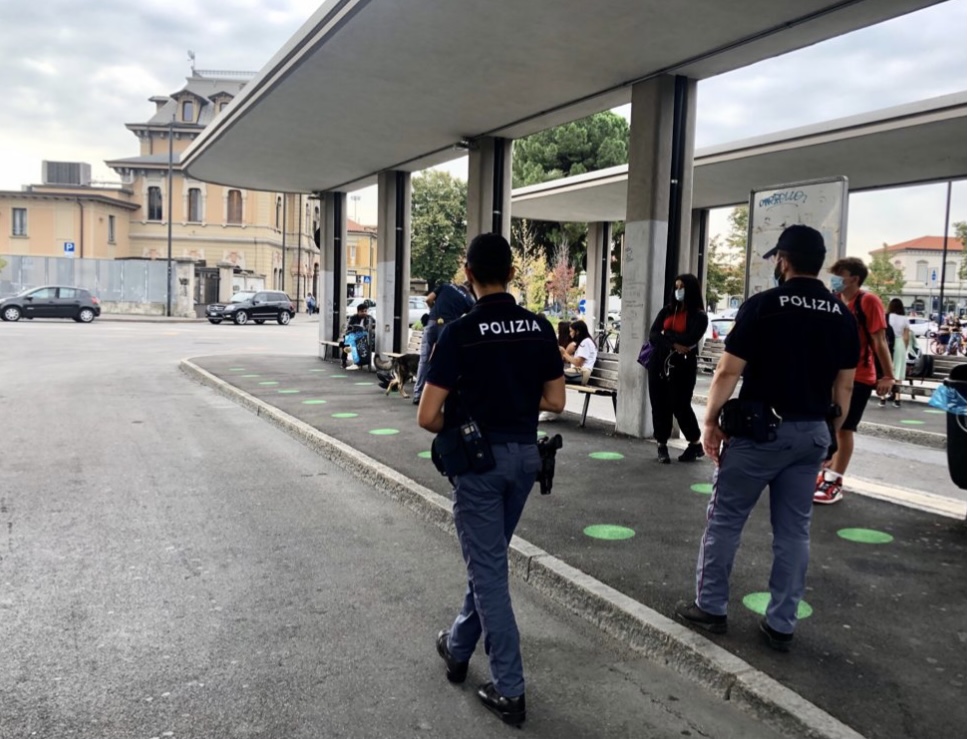 Rapinò un ragazzo di 15 anni alla stazione di Bergamo: minore identificato dalla polizia