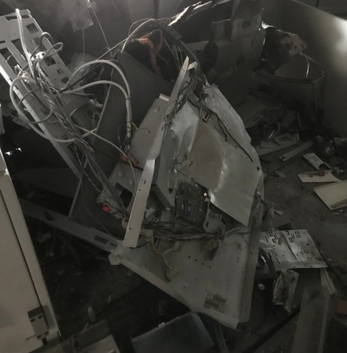 Facevano esplodere e rapinavano bancomat, nella Bergamasca 8 colpi: dieci arresti