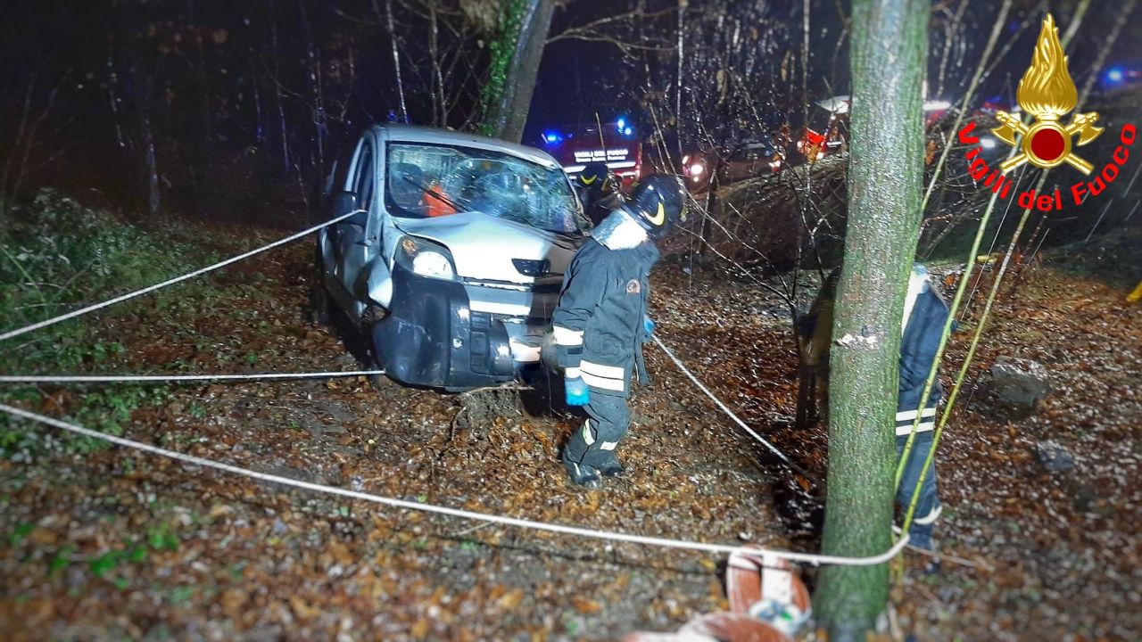Precipita col furgone in una scarpata a Torre De’ Busi, muore 53enne del paese
