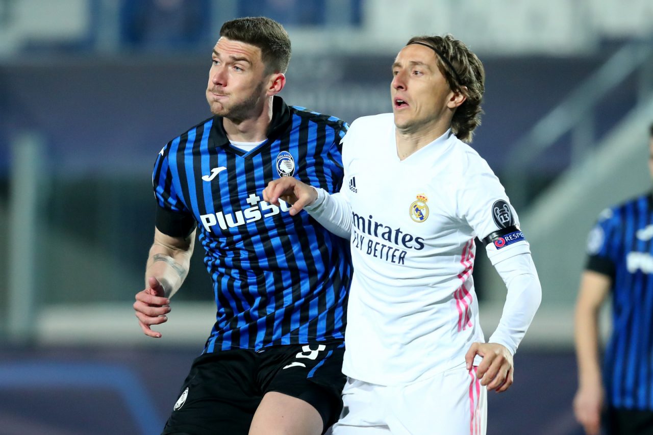 Il Real passa nel finale contro un’ottima Atalanta in dieci per 75 minuti. Forza Dea, niente è perduto