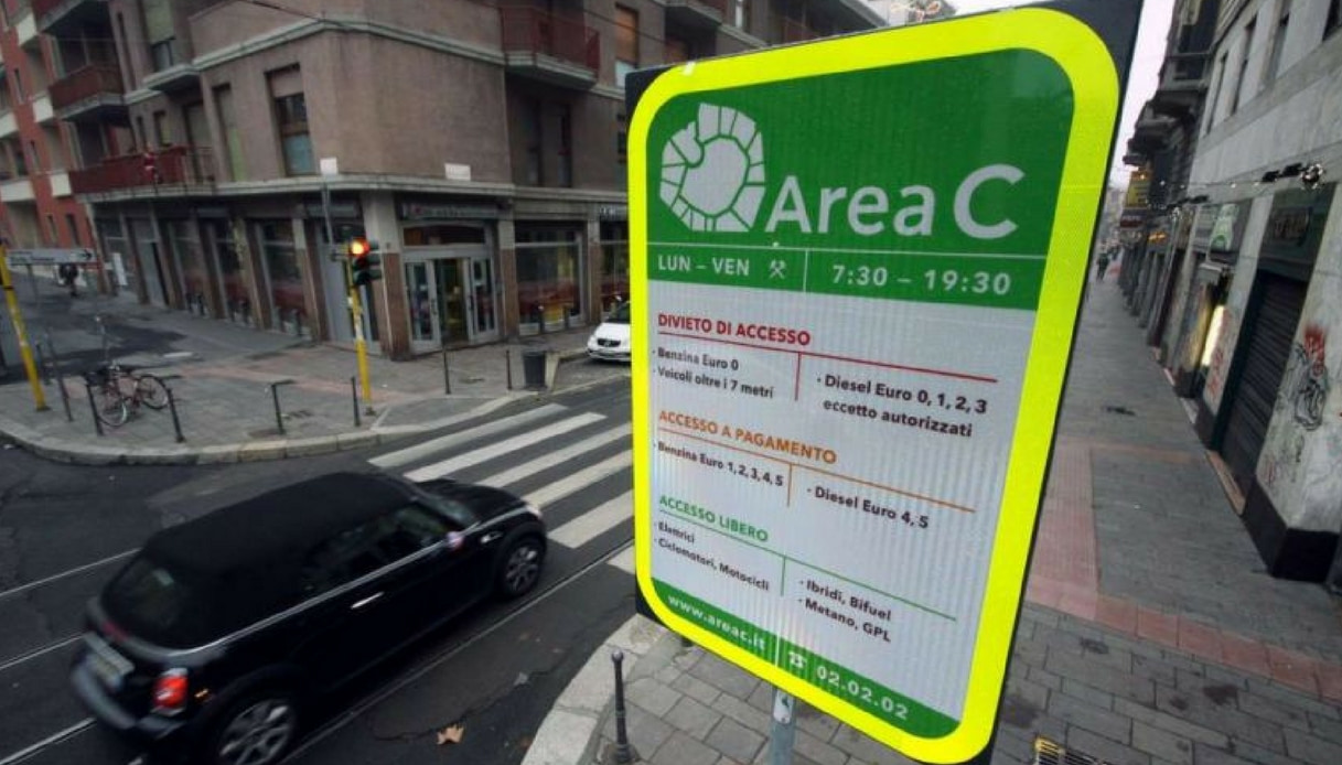 Se andate a Milano, fate attenzione: da mercoledì 24 febbraio torna attiva l’Area C