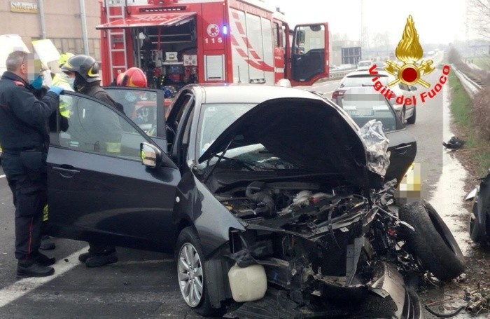 Schianto mortale tra le provincie di Bergamo e Brescia: morto un uomo di 77 anni