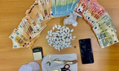 Hashish, munizioni e dosi di cocaina: doppio arresto tra Romano e San Paolo d'Argon