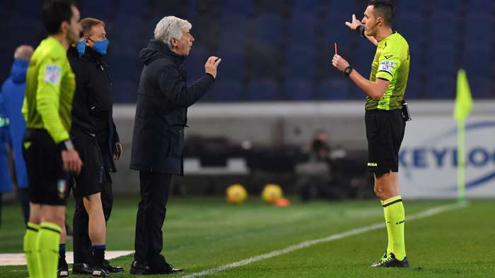 Gasperini non si gode la vittoria: «Siamo passati sotto un treno, arbitraggio pesantissimo»
