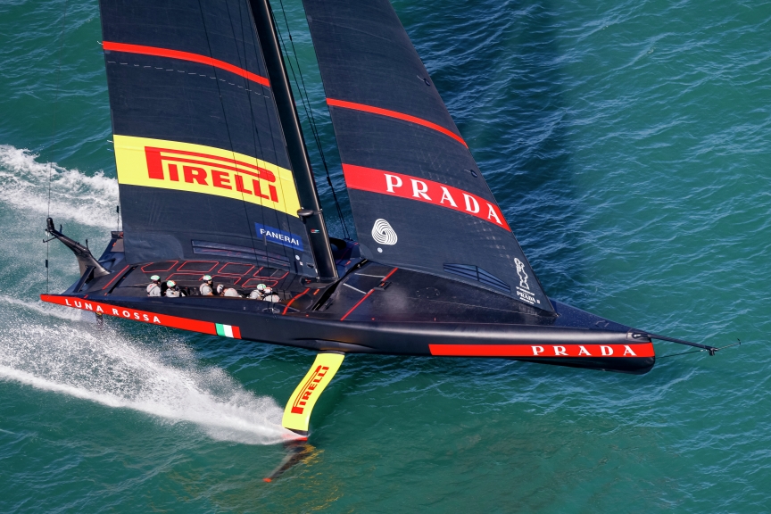 Luna Rossa, la barca costruita a Nembro, è in finale alla Vuitton Cup