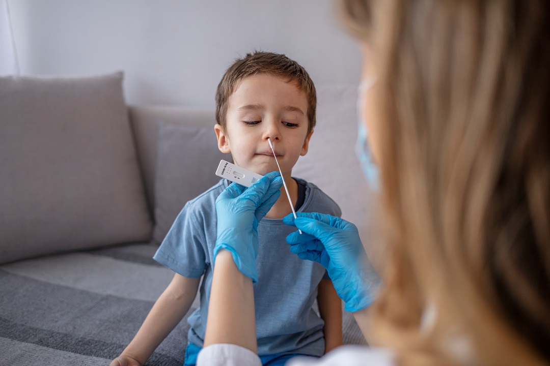 Tamponi rapidi gratuiti ai bambini: intesa raggiunta tra Regione e pediatri