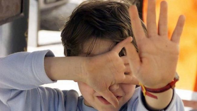 Vagava da solo a Romano, bambino di 4 anni trovato dalla polizia locale