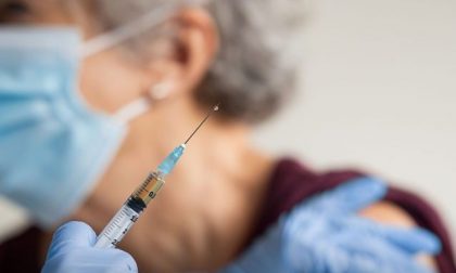 Vaccinazioni anti-Covid, le domande a cui Regione Lombardia non ha ancora risposto