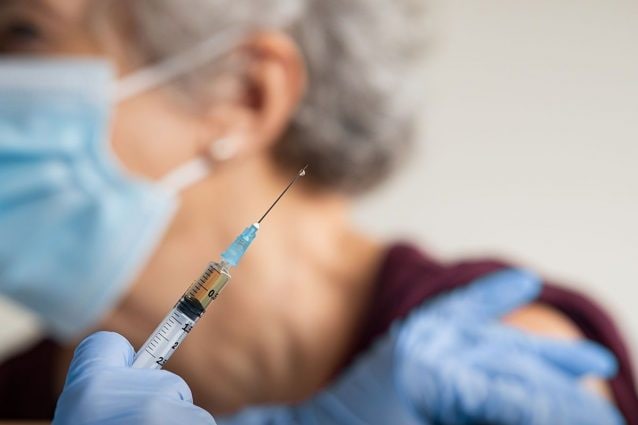 Vaccinazioni anti-Covid: mercoledì (24 febbraio) somministrate 6.513 dosi agli over 80