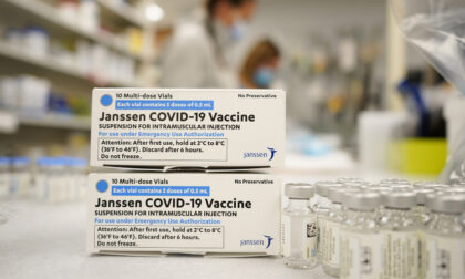 Federfarma: «A fine aprile vaccini Johnson & Johnson nelle farmacie»