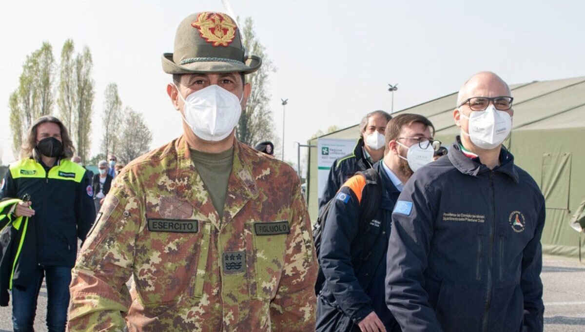 La visita, fuoriprogramma, del generale Figliuolo a Bergamo e Dalmine: «Doveroso»
