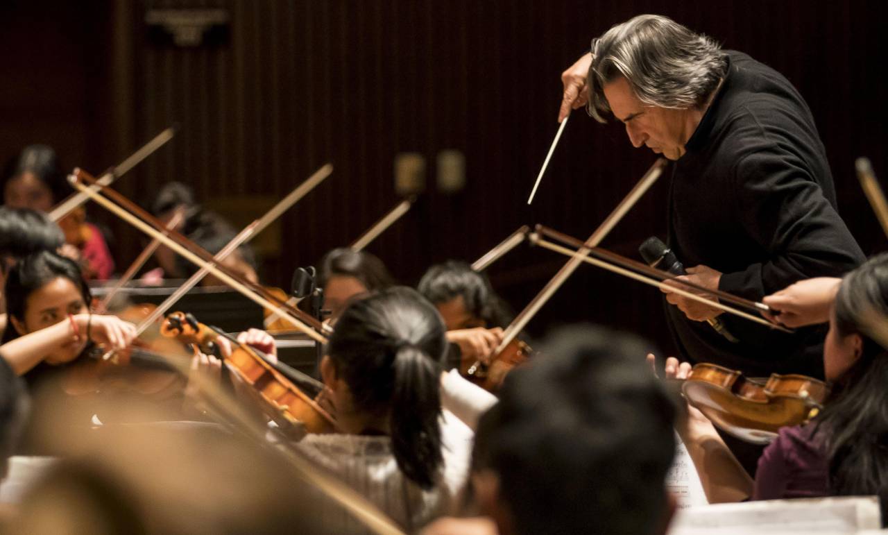 Riccardo Muti al Teatro Donizetti, un concerto straordinario (ma a porte chiuse)