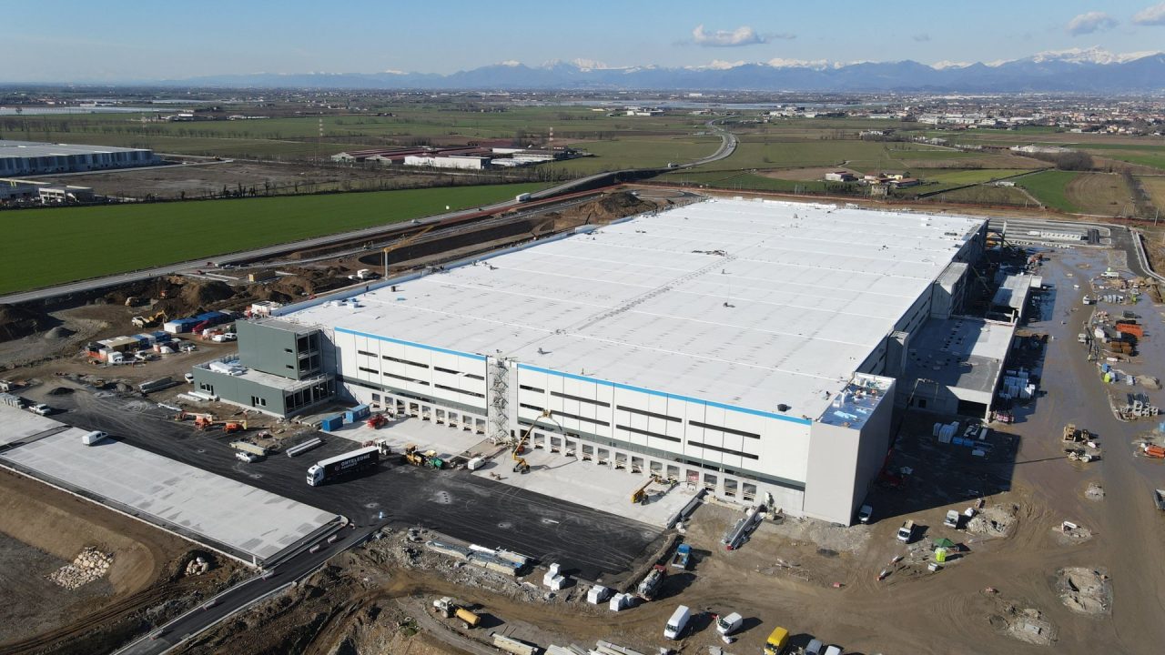 Amazon apre un nuovo hub nella Bassa e assume 900 persone