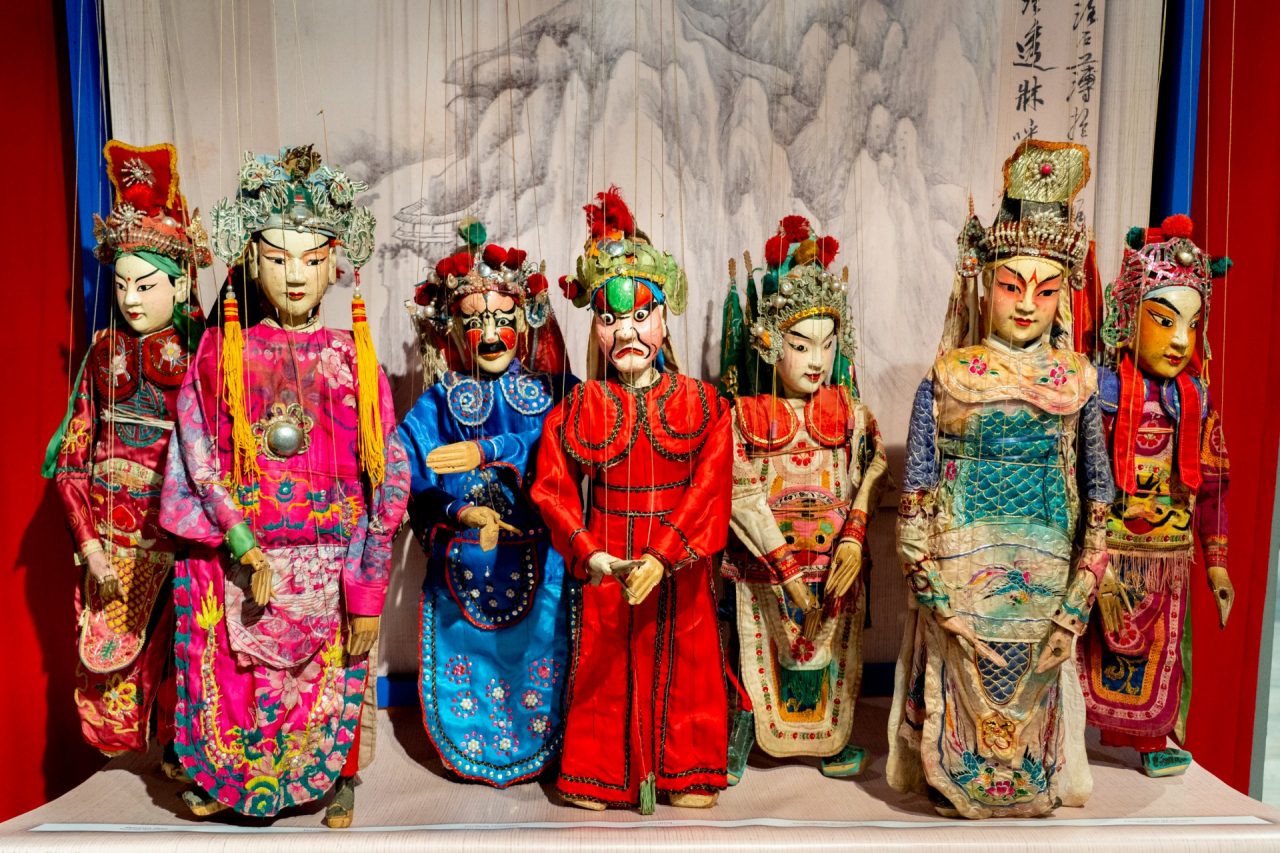 Una galleria di marionette cinesi nel Museo del Burattino di via Tasso