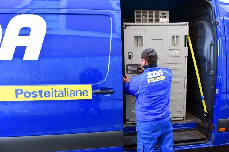 Vaccini anti-Covid, Poste Italiane consegna a Bergamo 17.500 dosi di AstraZeneca