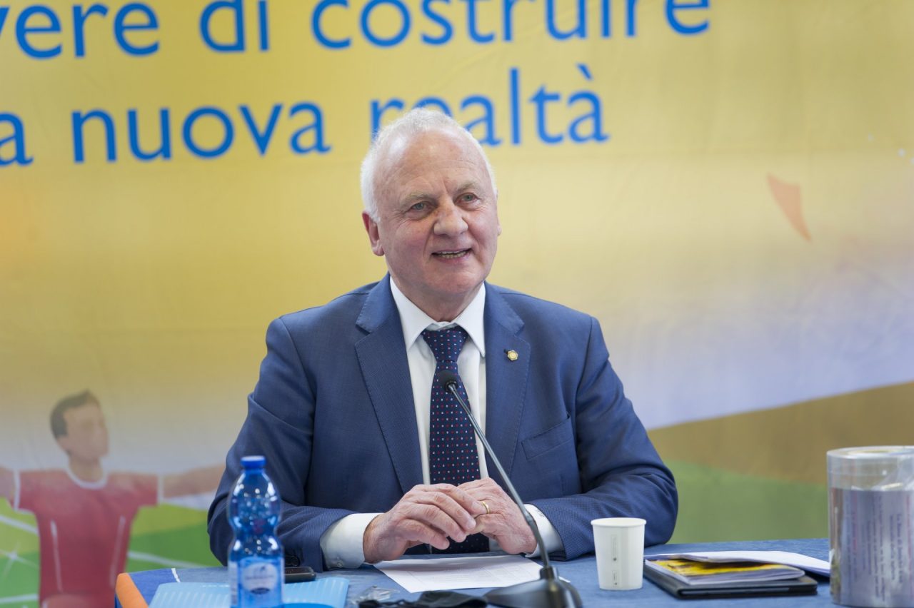 Bosio del Csi, rieletto col 99,15%: «Appena possibile riportiamo i ragazzi sui campi»