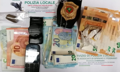 Con la droga fugge all'alt e picchia un poliziotto: uomo denunciato a Spirano