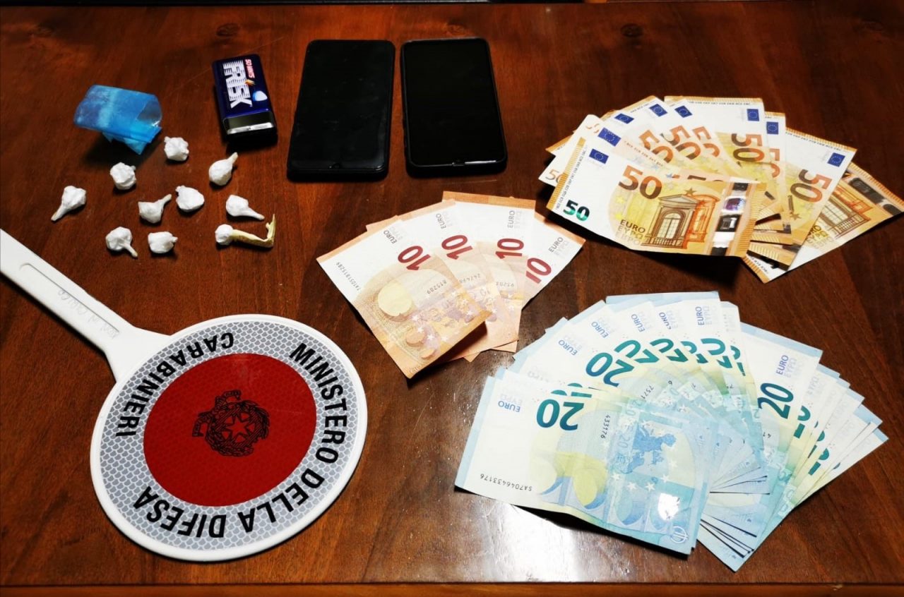 Spacciano cocaina: tre persone arrestate dai carabinieri tra Curno e Trescore