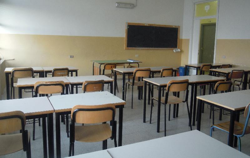Frasi no-vax in aula, poi si ammala di Covid: due classi in quarantena in Città Alta