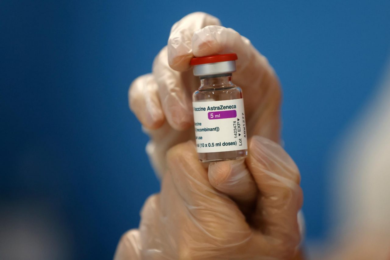 AstraZeneca, in Lombardia si riparte con le vaccinazioni venerdì 19 marzo alle 15